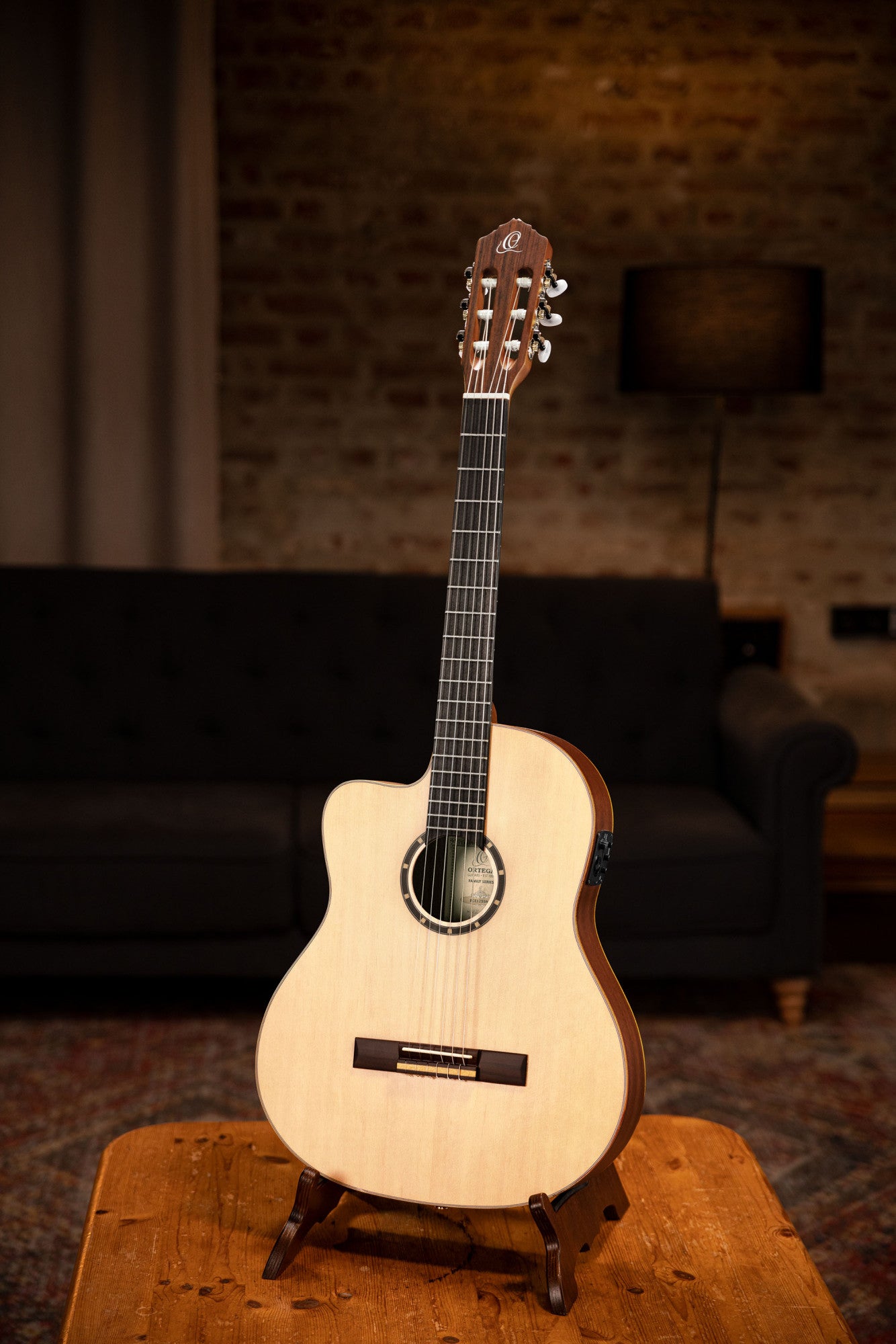 ORTEGA Family Series 4/4 Classical Slim Neck Guitar 6 String Lefty - Spruce / Mahogany Natural + Gig Bag