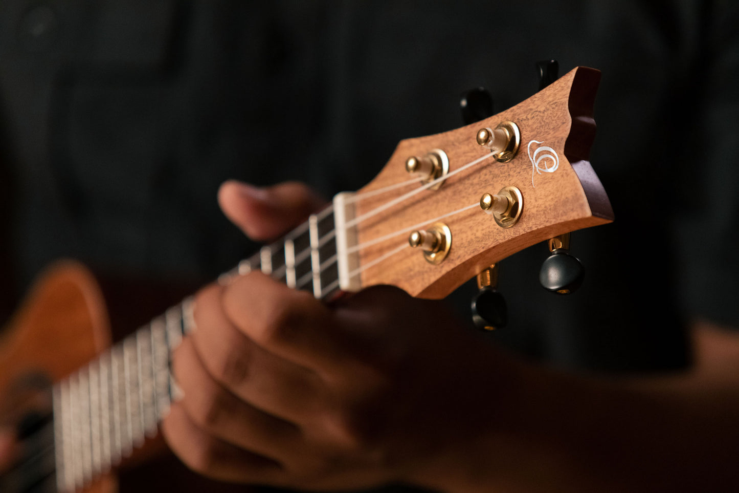 ORTEGA Timber Serie Konzert Ukulele 4 String - Acacia Natural + Bag