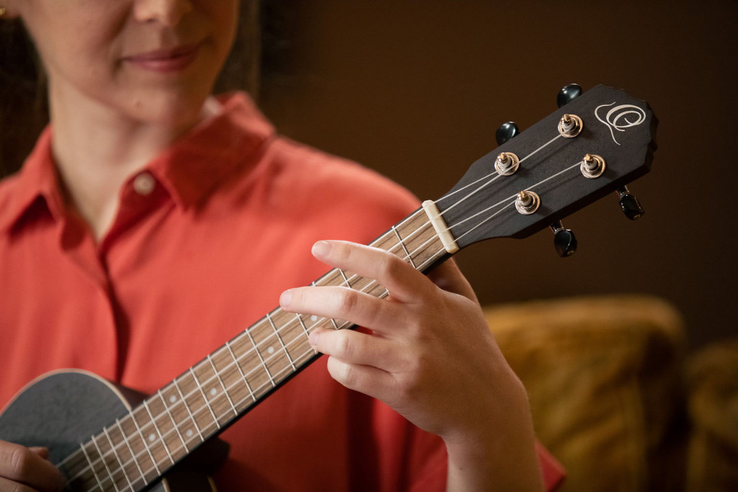 ORTEGA Earth Series Concert Ukulele 4 String - Okoume Coal Black