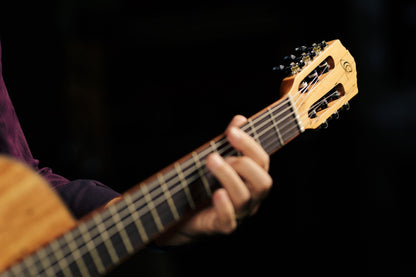 ORTEGA The Private Room 4/4 Konzertgitarre 6-String - Spalted Maple Natur + Gigbag