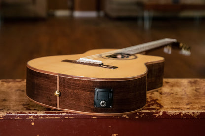 ORTEGA Performer Series 4/4 Classical Guitar 6-String - Natural + Gig Bag