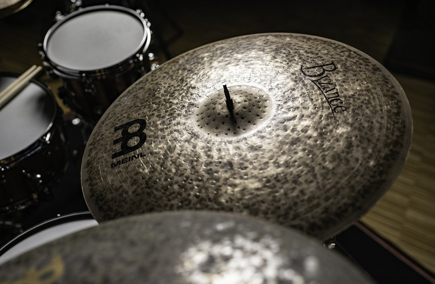 MEINL Cymbals Byzance Dark Big Apple Tradition Light Ride - 22"