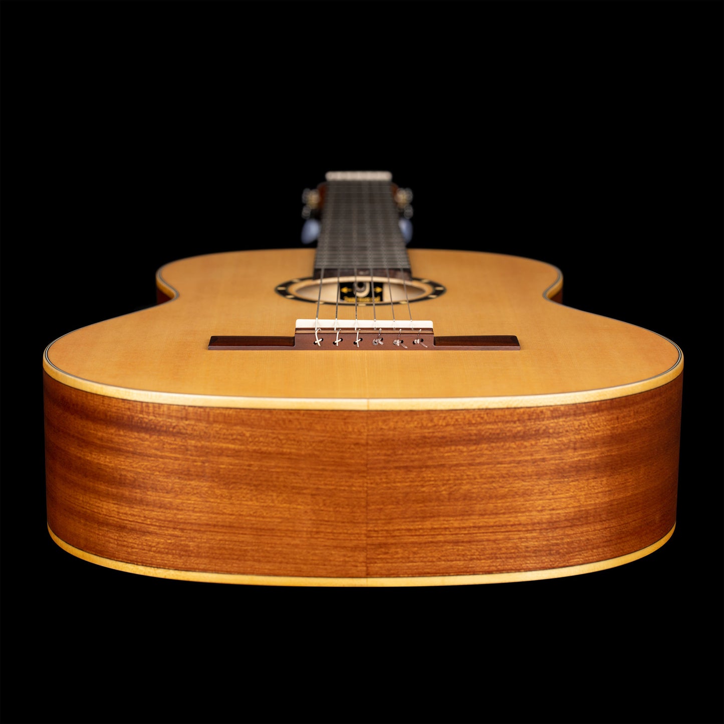 ORTEGA Family Series 4/4 Konzertgitarre 6 String - Mahagoni Natur + Bag