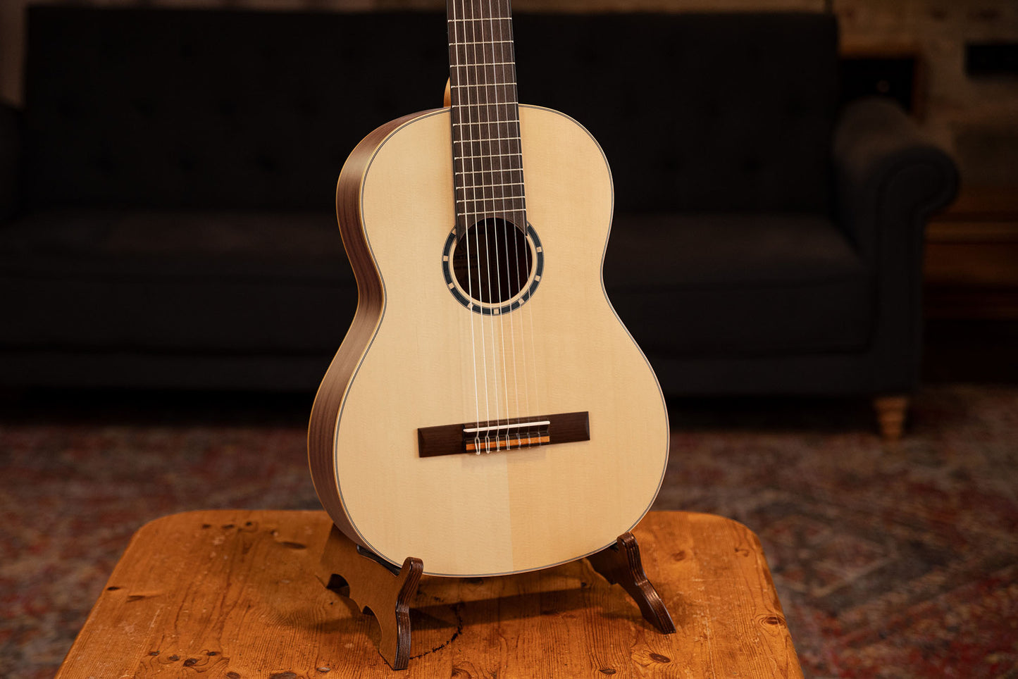 ORTEGA Family Series Pro 4/4 Slim Neck Konzertgitarre 7 String - Massive Zeder + Bag