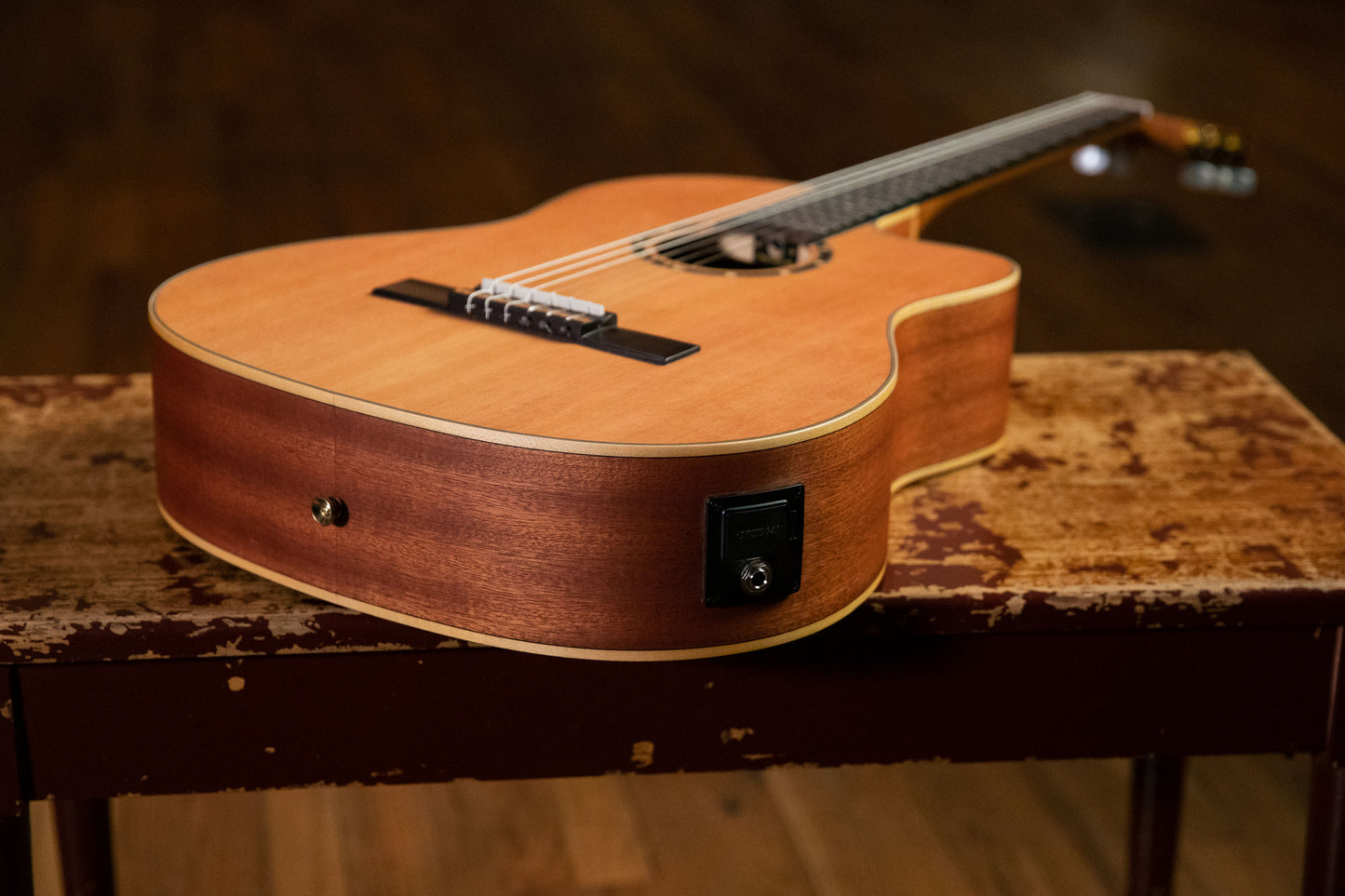 ORTEGA Family Series Pro 4/4 Konzertgitarre 6 String - Massive Zeder / Mahagoni Natur + Bag