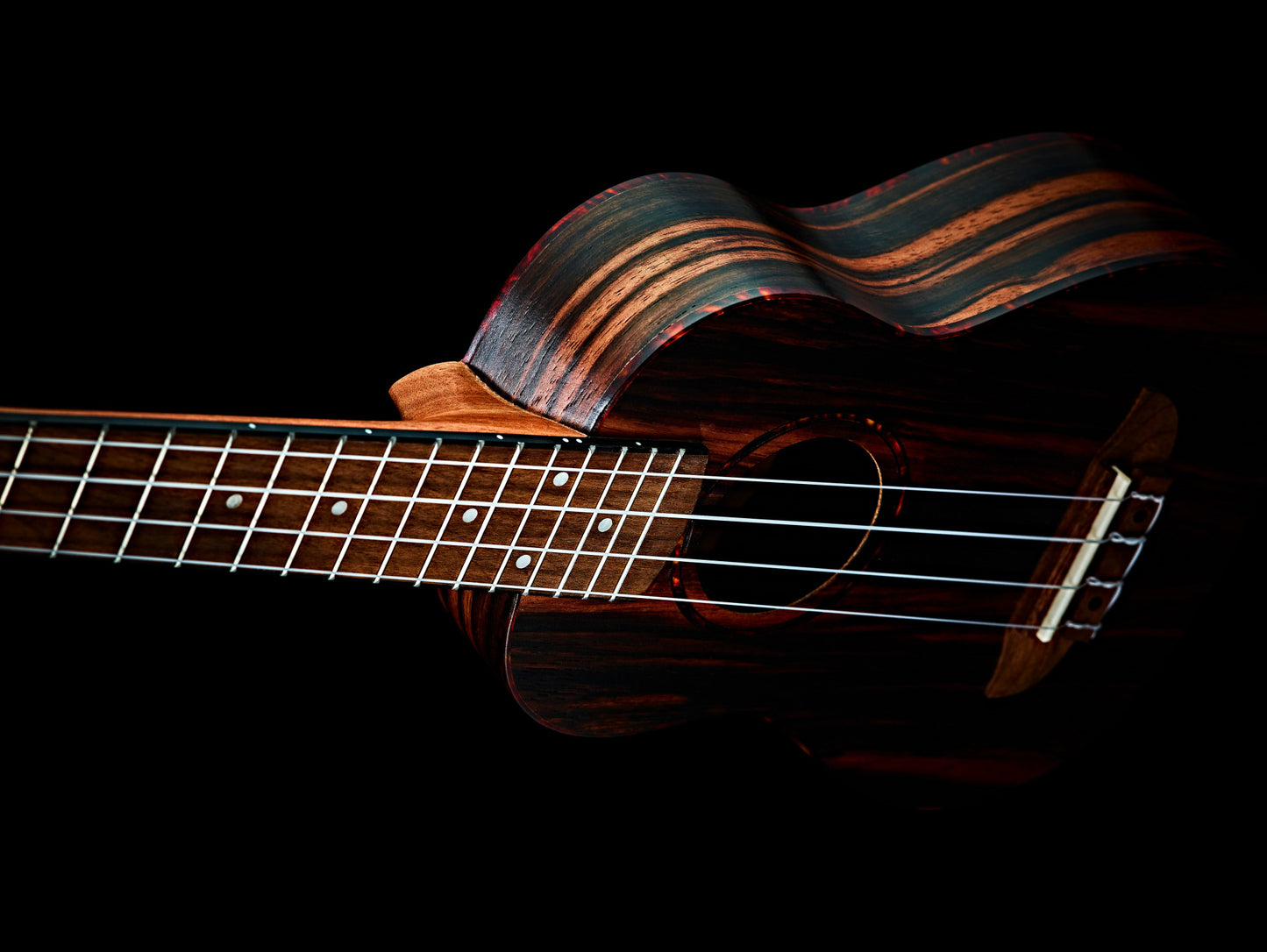ORTEGA Timber Serie Konzert Ukulele 4 String Lefty - Ebony Natural + Bag