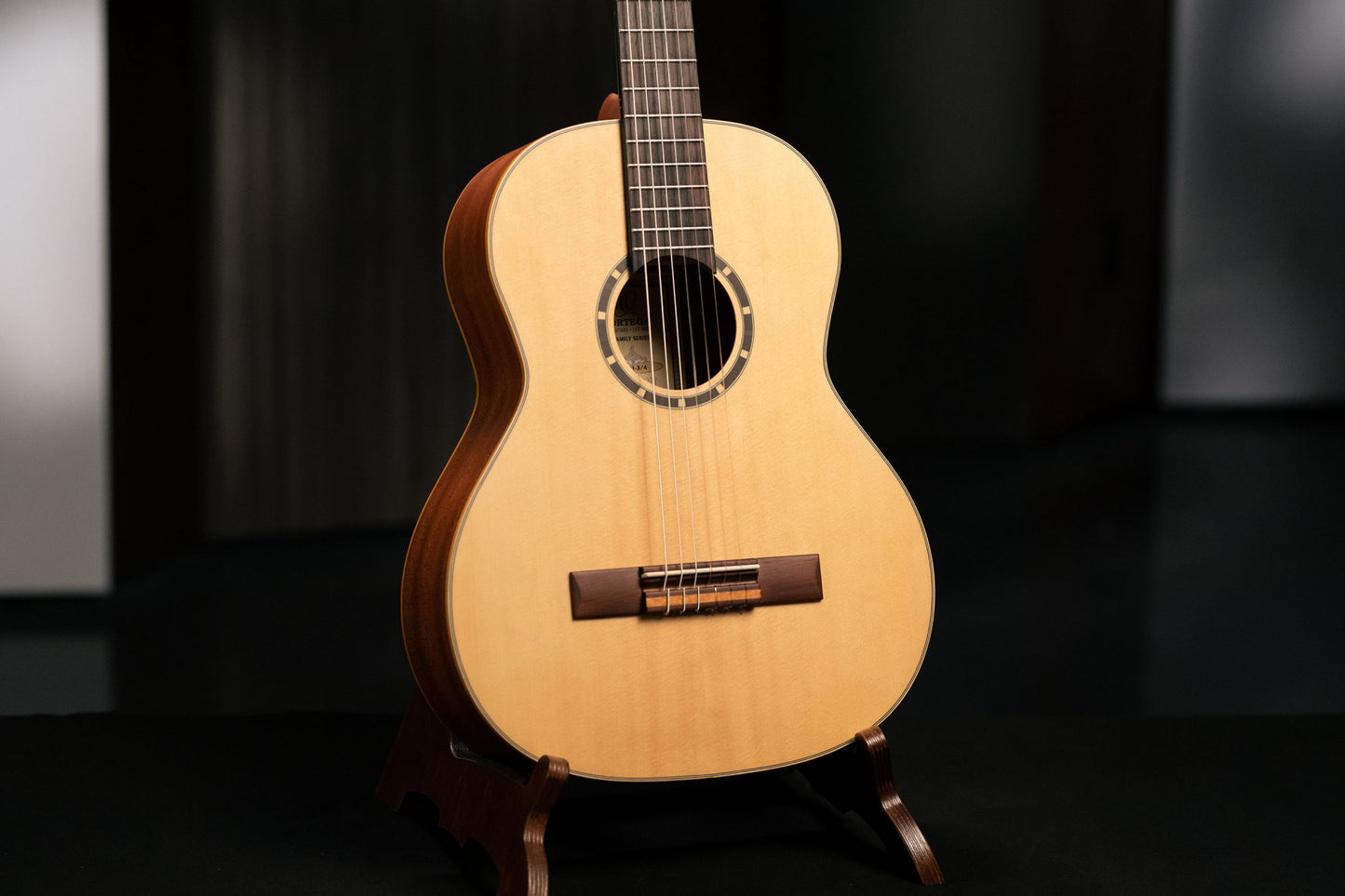 ORTEGA Family Series 3/4 Konzertgitarre 6 String - Mahagoni Natur + Bag