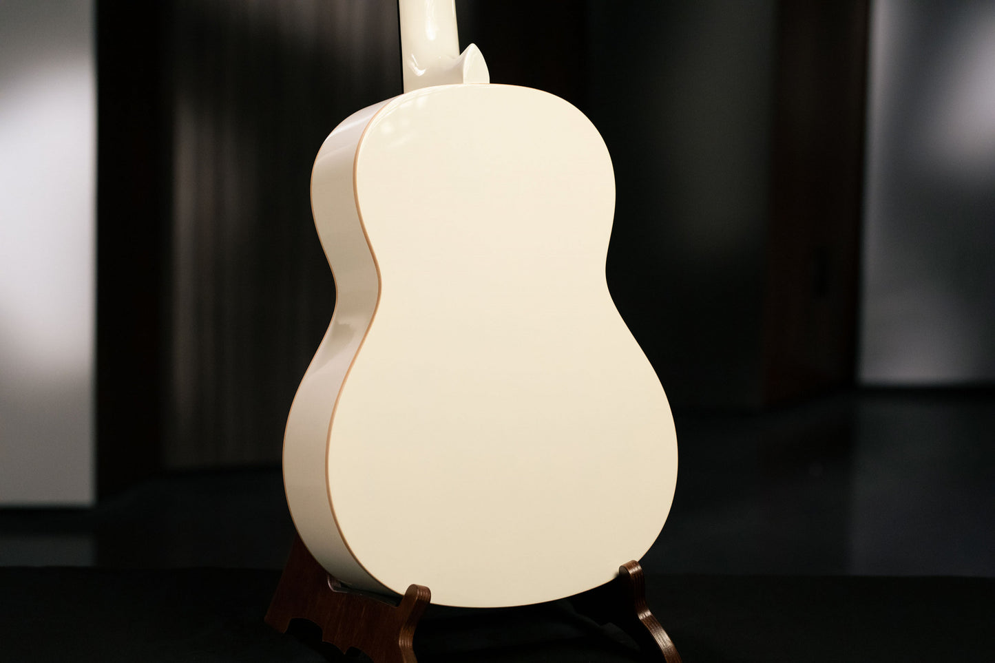 ORTEGA Family Series 4/4 Konzertgitarre 6 String - Weiß + Bag