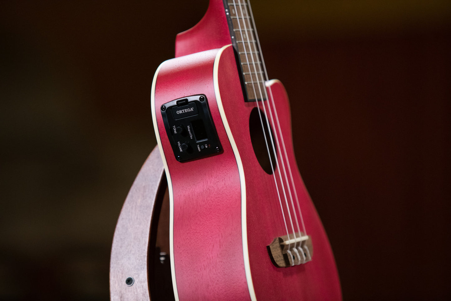 ORTEGA Earth Serie Konzert Preamp Ukulele 4 String - Raspberry Red