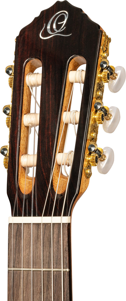 ORTEGA Traditional Series 4/4 Nylon String Guitar 6-String + Pro Gig Bag