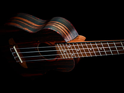 ORTEGA Timber Serie Sopran Ukulele 4 String - Ebony Natural + Bag