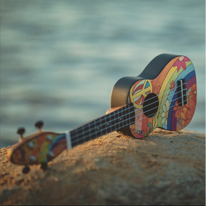 KEIKI K2 Serie Sopran Ukulele Set - Agathis / Peace '68"