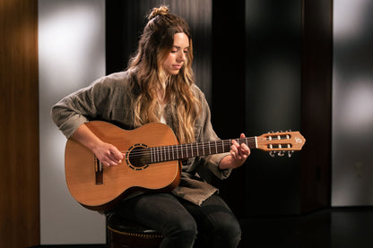 ORTEGA Family Series 7/8 Konzertgitarre 6 String - Zeder / Mahagoni Natur + Bag