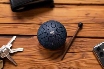 MEINL Sonic Energy Pocket Steel Tongue Drum 3" - A Dur/6 Töne/440 Hz - Venusblüte/Marineblau