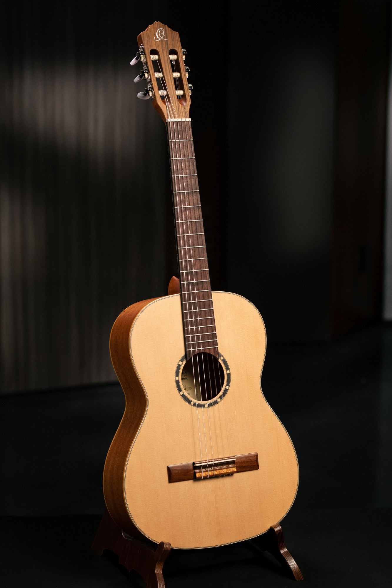 ORTEGA Family Series 7/8 Konzertgitarre 6 String - Mahagoni Natur + Bag
