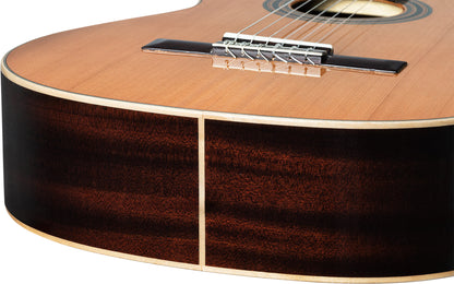 ORTEGA Traditional Series 4/4 Nylon String Guitar 6-String + Pro Gigbag