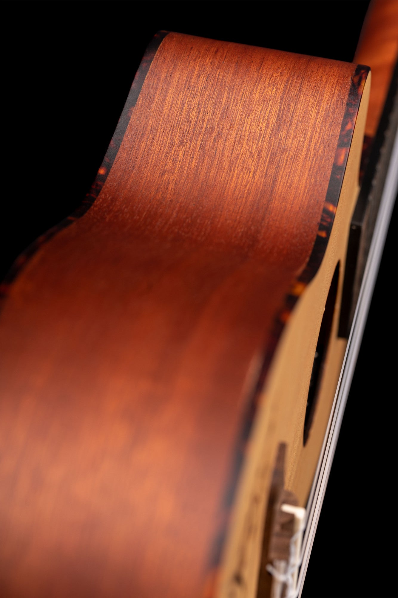 ORTEGA Bonfire Series Preamp Concert Ukulele 4 String Lefty - Spruce/Sapele Natural