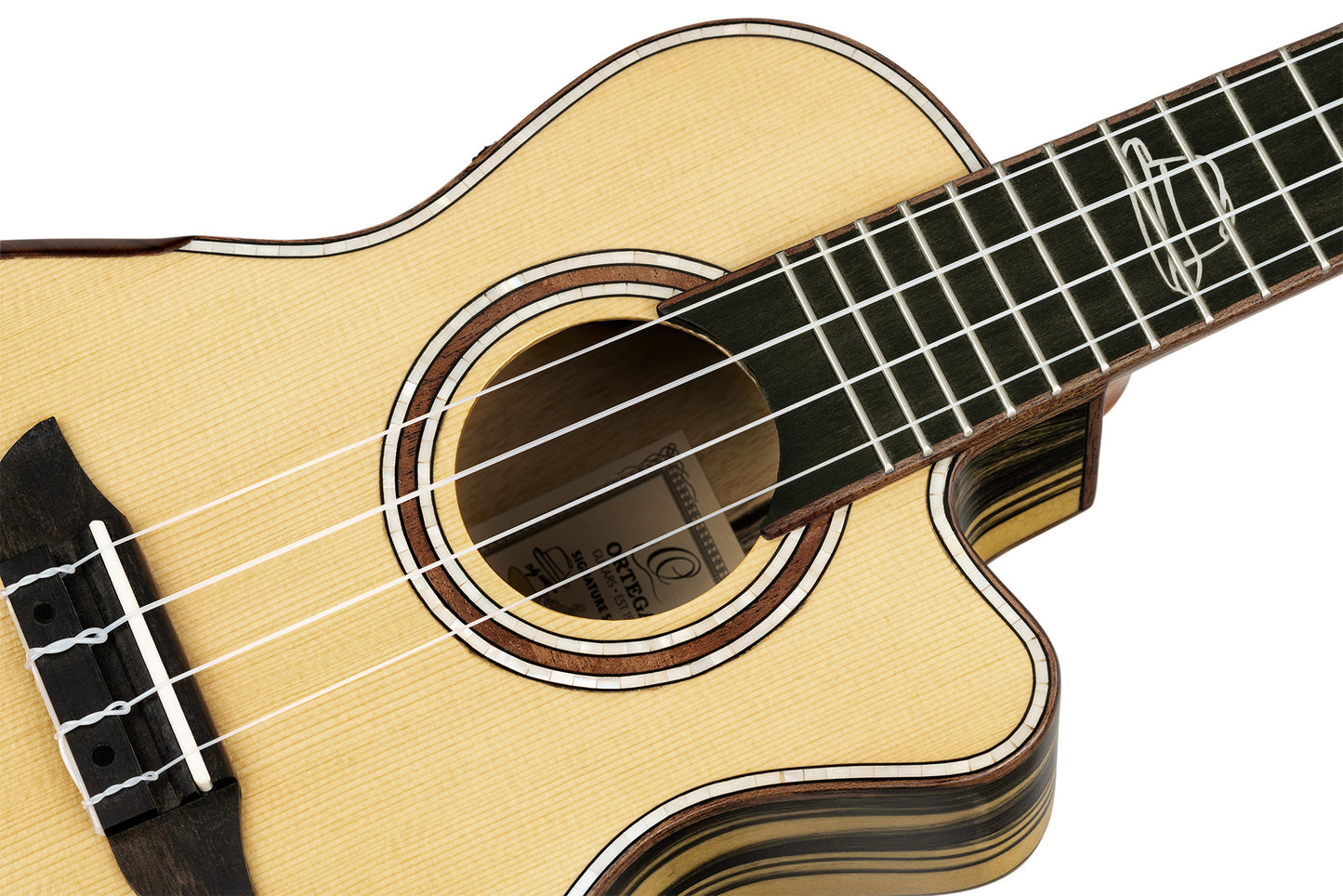 ORTEGA Signature Series Concert Ukulele 4-String + Pro Gig Bag
