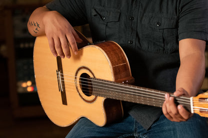 ORTEGA Performer Series 4/4 Thinline Konzertgitarre 6-String - Natural + Gigbag