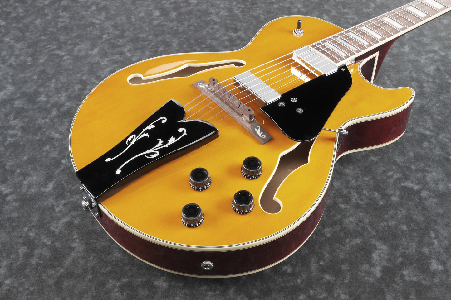 IBANEZ George Benson Signature Hollowbody Gitarre 6-String - Antique Amber