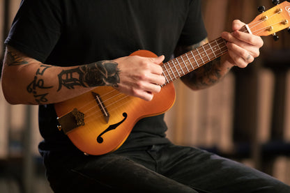 ORTEGA Custom Built Series Concert Ukulele 4 String - Honey Sunburst + Bag