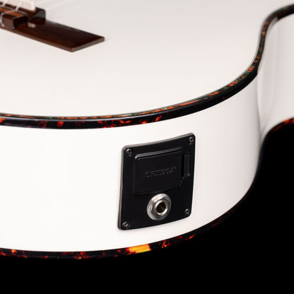 ORTEGA Family Series Pro 4/4 Konzertgitarre 6 String - Massive Fichte / Mahagoni White + Bag