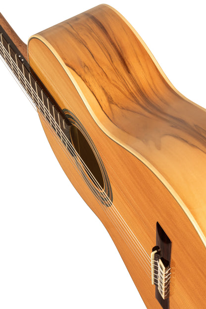 ORTEGA Traditional Series 4/4 Nylon String Guitar 6-String + Pro Gig Bag