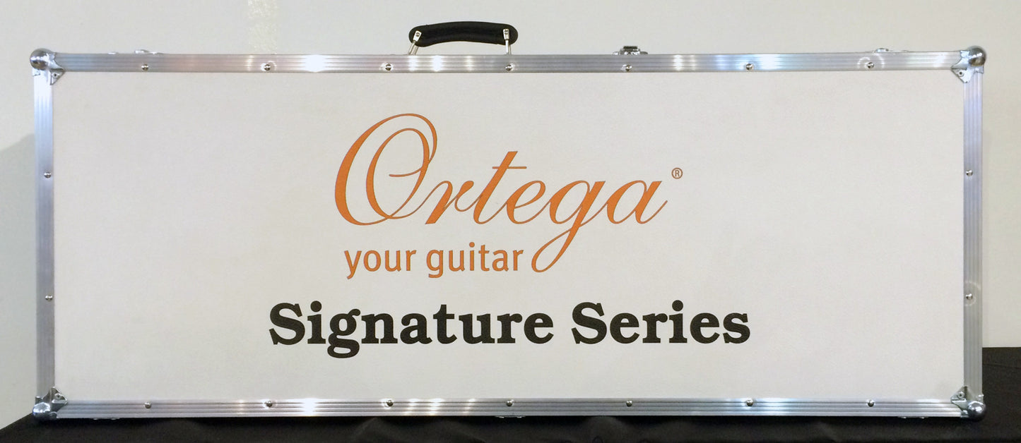 ORTEGA Javier Reyes Signature Konzertgitarre 4/4 8-Saiter Made in Spain - Natur inkl. Koffer