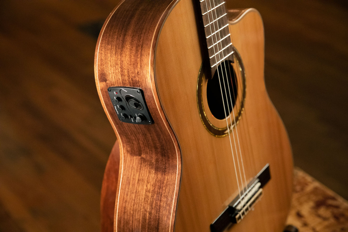 ORTEGA Performer Series 4/4 Classical Guitar 6-String - Natural + Gig Bag