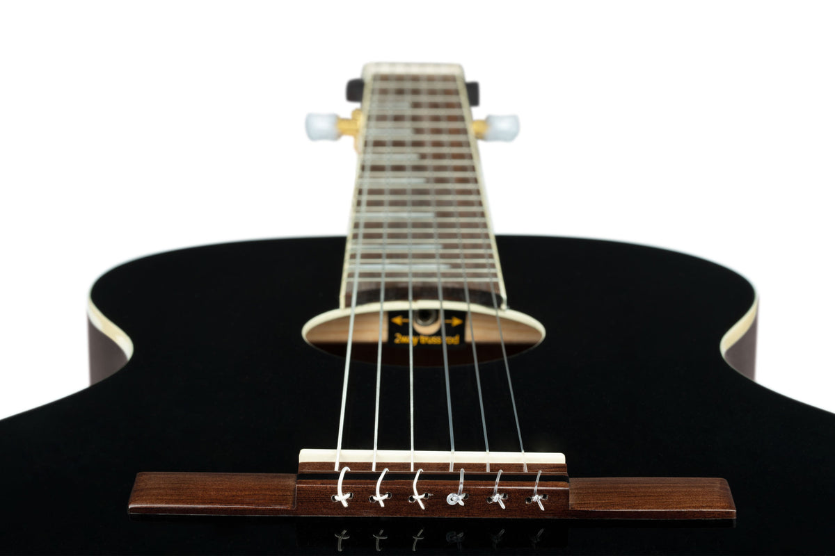 ORTEGA Ranger Series 4/4 Konzertgitarre 6-String - Black + Gigbag