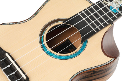 ORTEGA The Private Room Series Concert Ukulele 4 String - Spruce / White Ebony Natural + Bag
