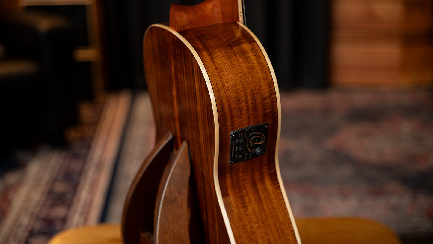 ORTEGA 30th Anniversary Series 4/4 Nylon String Guitar 6-String - Natural + Gig Bag