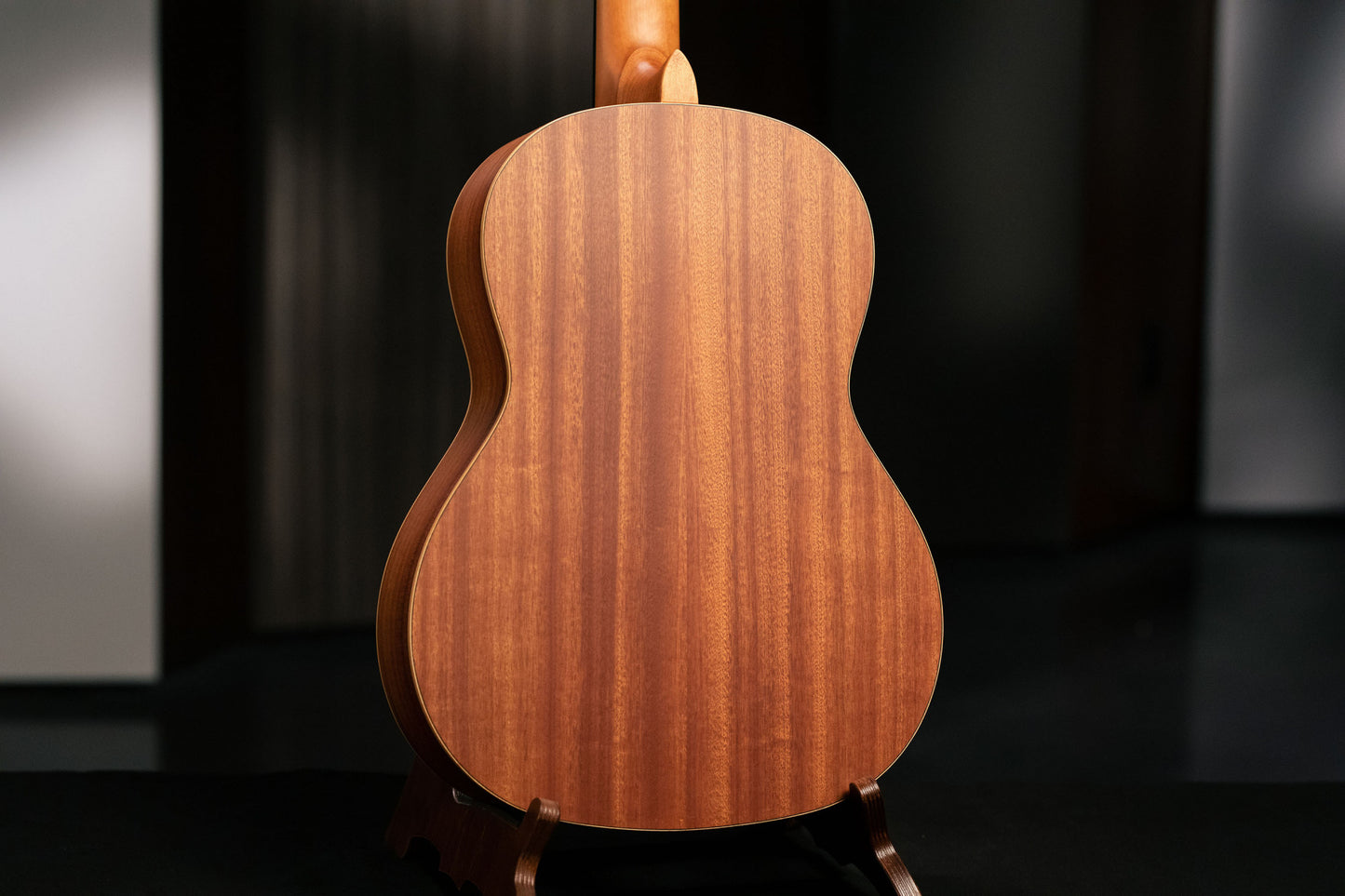 ORTEGA Family Series 4/4 Konzertgitarre 6 String - Zeder / Mahagoni Natur + Bag