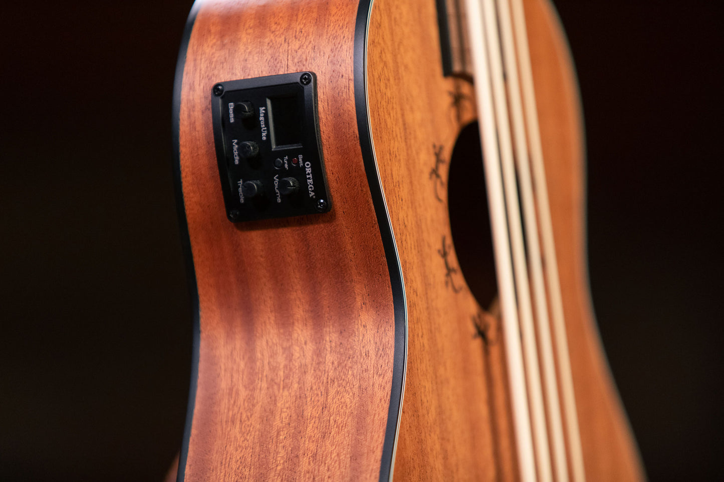 ORTEGA Lizard Serie Short Scale Fretless Uke Bass 4 String - Mahogany Natural + Bag