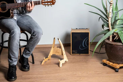 ORTEGA Wood-Guitar-Stand - Natural Bright