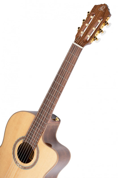 ORTEGA Performer Series 4/4 Konzertgitarre 6-String - Natural + Gigbag