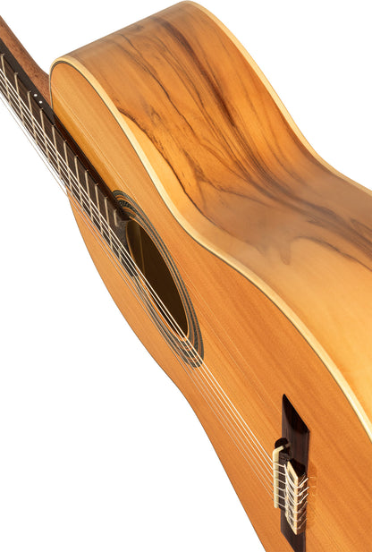 ORTEGA Traditional Series 4/4 Nylon String Guitar 6-String + Pro Gig Bag