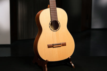 ORTEGA Family Series 4/4 Konzertgitarre 6 String - Mahagoni Natur + Bag