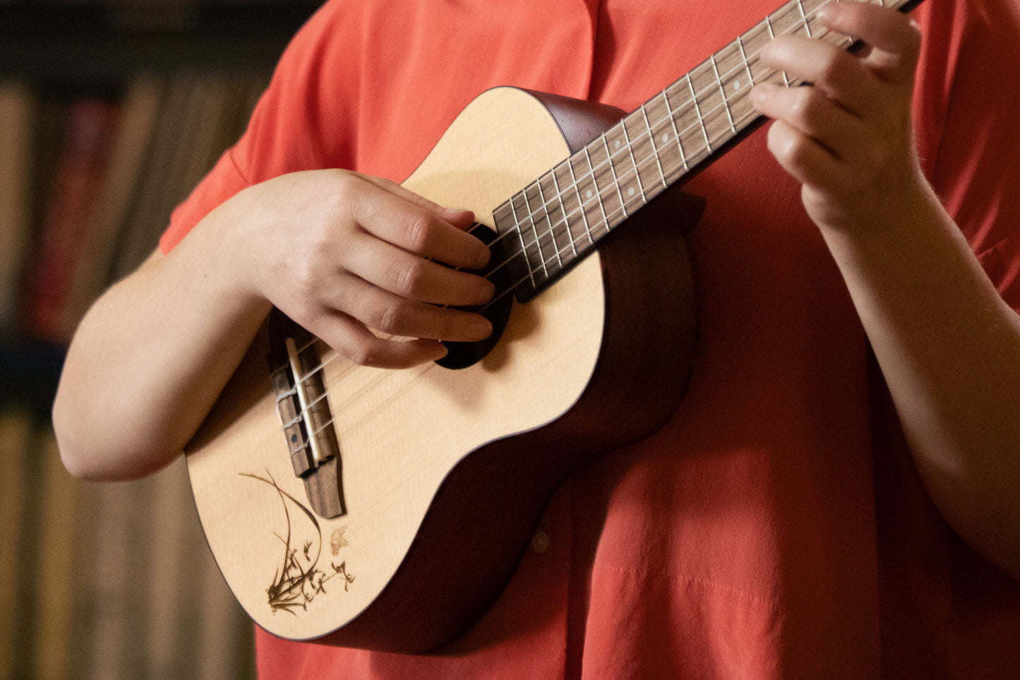 ORTEGA Bonfire Series Tenor Ukulele 4 String - Spruce/Sapele Natural