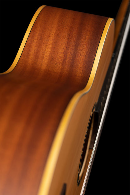 ORTEGA Family Series 4/4 Konzertgitarre 6 String - Zeder / Mahagoni Natur + Bag