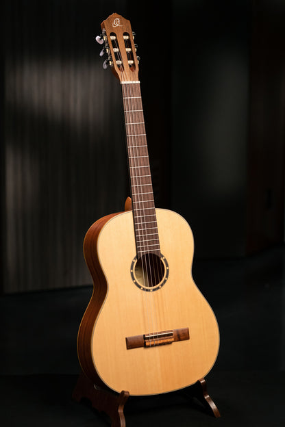 ORTEGA Family Series 4/4 Konzertgitarre 6 String - Mahagoni Natur + Bag