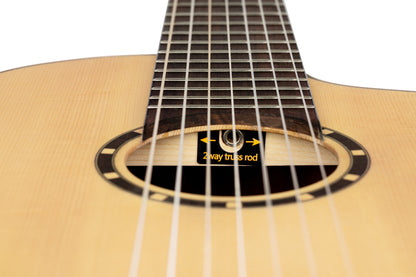 ORTEGA Family Series Pro Konzertgitarre 7 String - Massive Fichte / Sapele Natur + Bag