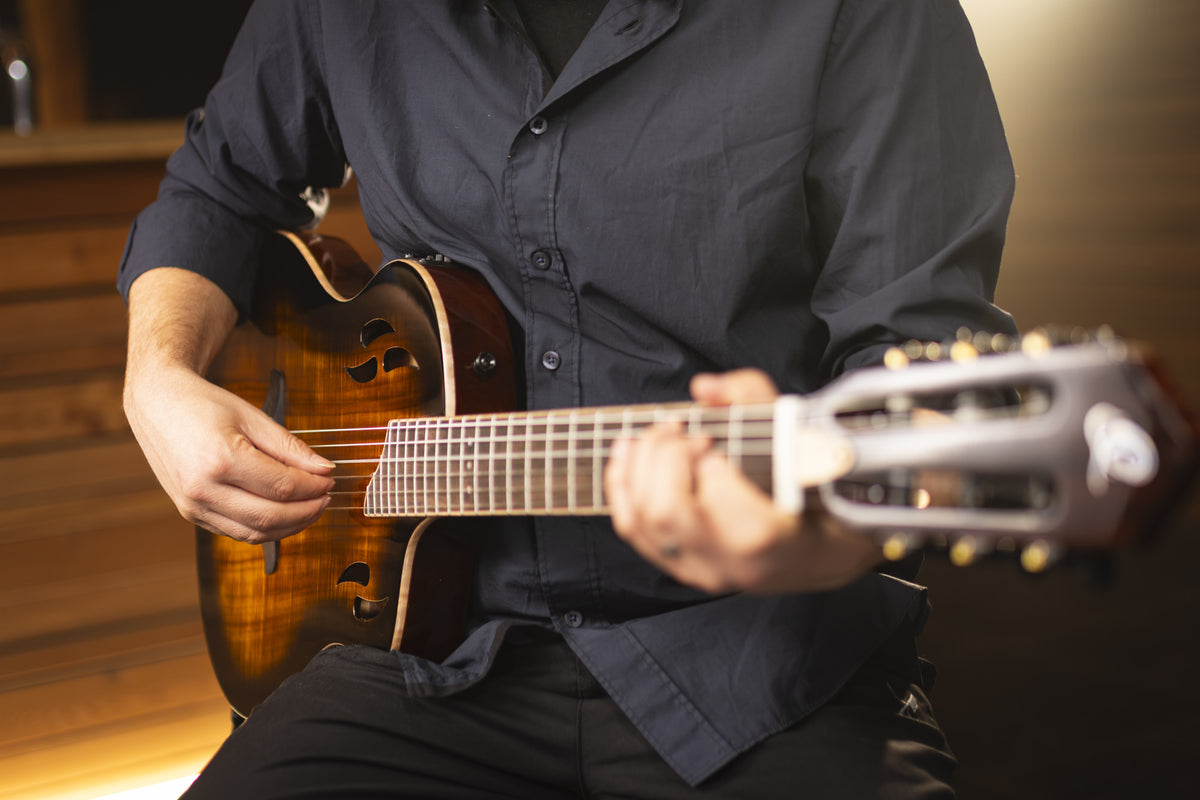 ORTEGA TourPlayer DeLuxe Nylon String Gitarre 6-String - Acacia Burst + Gigbag