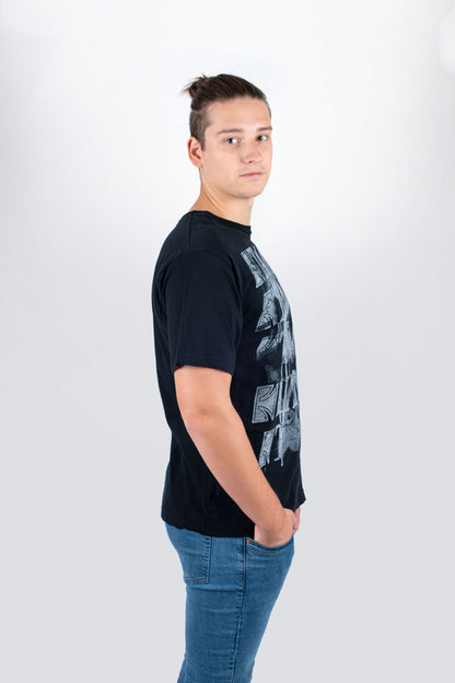 Tama t-shirt in black with Spray Paint frontprint
