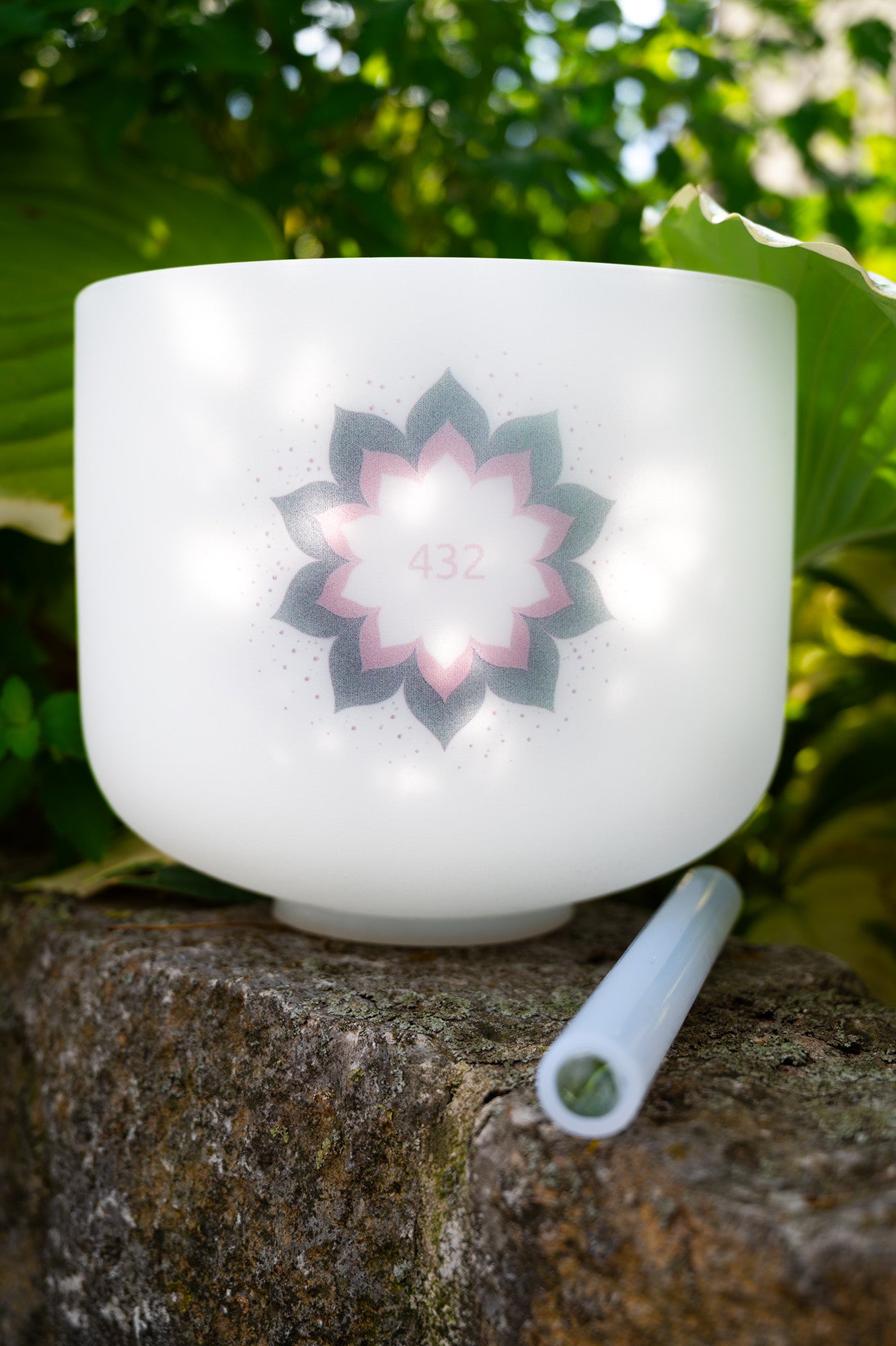 MEINL Sonic Energy 9" Crystal Singing Bowl, 432 Hz, Lotus Blume