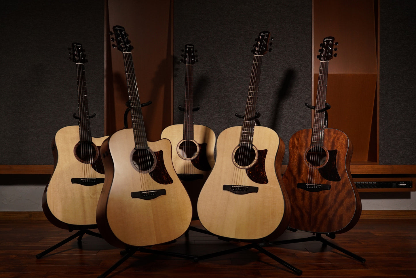 IBANEZ Advanced Acoustic AAD Akustikgitarre 6-String Lefty - Natural Low Gloss