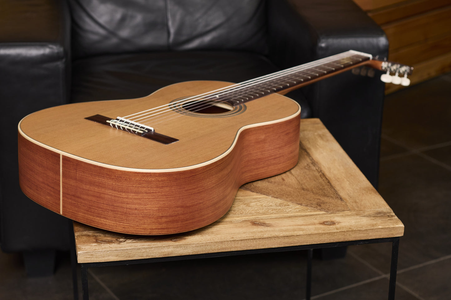 ORTEGA Traditional Series 4/4 Konzertgitarre  6-String + Pro Gigbag