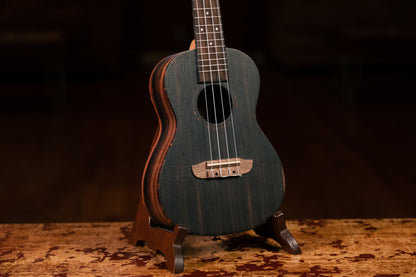 ORTEGA Timber Serie Konzert Ukulele 4 String - Open Pore Finish + Bag