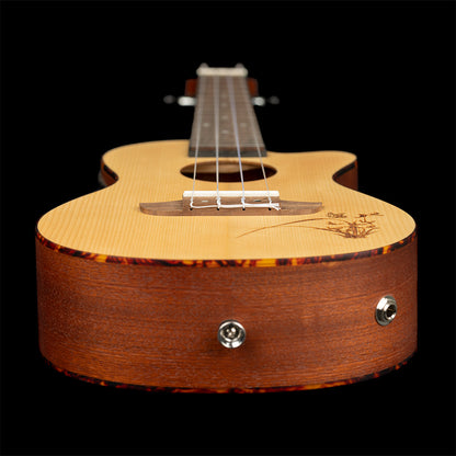 ORTEGA Bonfire Serie Konzert Preamp Ukulele 4 String - Fichte/Sapele Natur