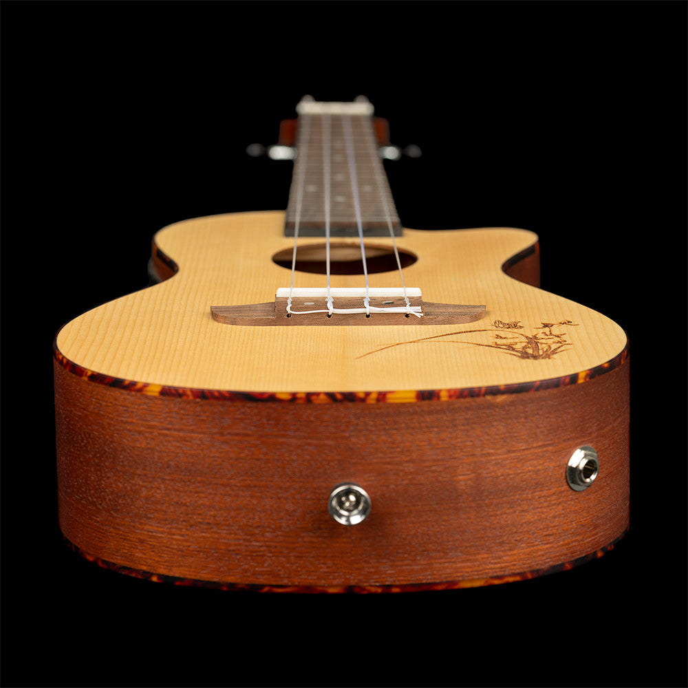 ORTEGA Bonfire Serie Konzert Preamp Ukulele 4 String - Fichte/Sapele Natur